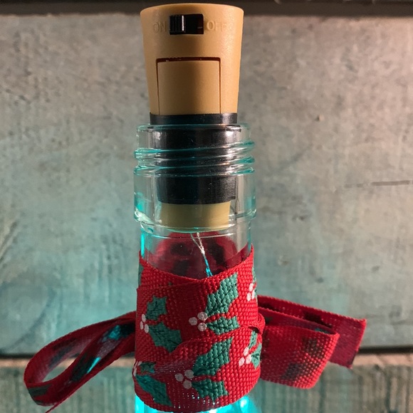 Grinch face with santa hat wine bottle lantern - Picture 9 of 9